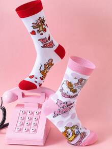 Noctvar OBM Sleepwear X TOM & JERRY 2双猫鼠图案女士短袜，可爱卡通爱心设计短袜，时尚猫鼠图案女士袜，傲娇兔子图案透气休闲男女通用袜，适合学生/成人作为礼物或日常穿着，情侣款 - 彩色 - 查看 2