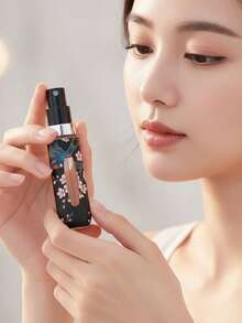 1 chai xịt nước hoa 5ml hình minh họa hoa - Chai xịt cao cấp di động - Chai đựng cồn ngụy trang - Chai đựng tinh dầu ngụy trang - Hộp đựng bên trong bằng nhựa PP - Chai xịt cầm tay - Thiết bị ngụy trang khi đi du lịch - Nhỏ gọn và dễ mang theo - Nhiều màu - Xem 3