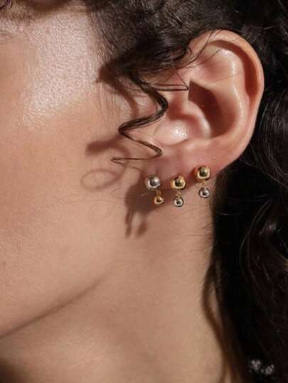 一对不锈钢防水不褪色时尚简约双色小球和大球耳钉，适合日常佩戴