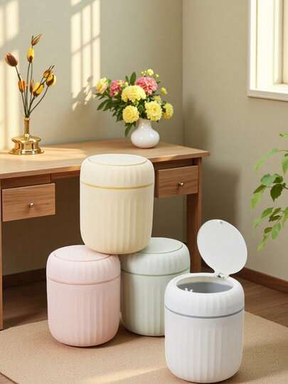 1pc Mini Desktop Trash Can With Flip-Top Lid, Prevents Odor Dispersion. Can Be Used To Store Fruit Peels, Paper Scraps And Other Desktop Trash, Keeping The Desk Clean. Suitable For Bathroom, Home Desk, Coffee Table, Office, Living Room And Study.