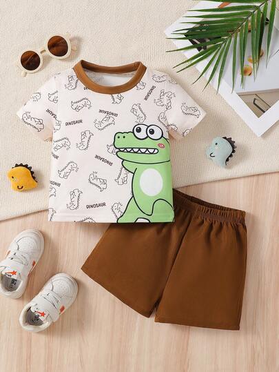 Bộ 2 món đồ cho bé trai gồm áo thun cổ tròn tay ngắn in hình khủng long hoạt hình dễ thương và quần short màu trơn, trang phục thời trang và đa năng, phù hợp cho bé trai mặc hàng ngày, dự tiệc hoặc đi chơi vào mùa xuân/hè.