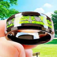 1. 男士时尚 8 毫米钨金戒指 - 心形绿色碳纤维镶嵌，无涂层设计，适合男士佩戴，可作结婚订婚戒指、周年纪念日情人节礼物，耐刮擦现代中性珠宝礼品 - 綠底碳纖維心電圖 - 查看 7