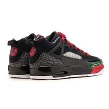 Zapatillas Jordan Spizike Low para niños grandes en color negro/rojo varsity (FQ3950 060) - Negro - Ver 4