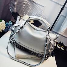 Bolso Grande con Tachuelas para Mujer - Bolso de Hombro, Bandolera o Mano, Estilo Punk y Moderno - Plateado - Ver 1