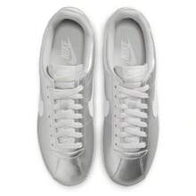 Women's Nike Cortez Metallic Silver/White-Grey Fog (IR0042 001) - 銀色 - 查看 6