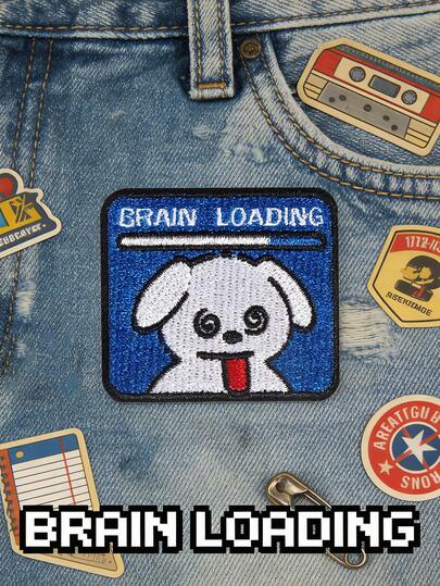 1个“脑力加载中……”可爱狗狗刺绣贴片，萌萌的小狗搭配幽默科技标语设计，自带背胶，方便粘贴在衣服、帽子、鞋子、包包上——精致刺绣，适合休闲T恤和电脑包，创意DIY贴纸