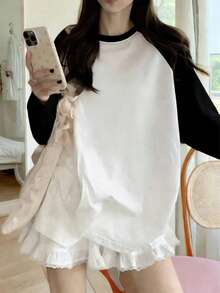 女士 Y2K 黑白撞色插肩袖百搭叠穿宽松休闲日常罗纹圆领 T 恤 - 黑與白 - 查看 1