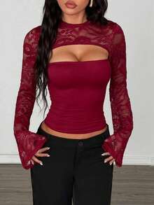 Dila Polly 女士优雅性感蕾丝拼接T恤，前领口和后背镂空蕾丝设计，蕾丝喇叭袖。这款时尚黑色上衣适合夜店、派对、约会等各种场合。 - 酒紅色 - 查看 5