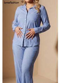 Camisa y Pantalon para Mujer con Botones de Estilo Relajado y Elegante, Mezcla de Lino Fresco y Transpirable Ideal para Clima Cálido, Camisa Casual Chic con Cuello Clásico y Frente Abotonado Completo, Prenda Holgada y Cómoda Parte de Conjunto a Juego de Moda Actual, Camisa Versátil con Bolsillos de Plastón en el Pecho con Cierre de Botón que Aporta Funcionalidad y Estilo, Diseño con Dobladillo Curvo que Estiliza la Silueta y Permite Usarla por Dentro o por Fuera, Top Femenino Perfecto para Uso Diario, Vacaciones, Playa, Viajes, Oficina Casual o Salidas Informales, Camisa Atemporal Fácil de Combinar con Pantalones, Shorts o Faldas para Crear Looks Frescos y Modernos, Prenda Consciente Real Good Diseñada Pensando en el Planeta y en la Moda Responsable, Ideal para Mujeres que Buscan Comodidad, Estilo Natural y Elegancia Sutil en una Sola Prenda, Básico Imprescindible para un Armario Funcional y Sofisticado - Azul - Ver 6