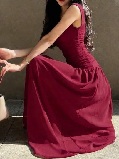 Elegantes Damen Kleid mit Spaghettiträgern, sexy plissiertes figurbetontes Kleid aus unifarbenem Webstoff, eleganter Sommerstil