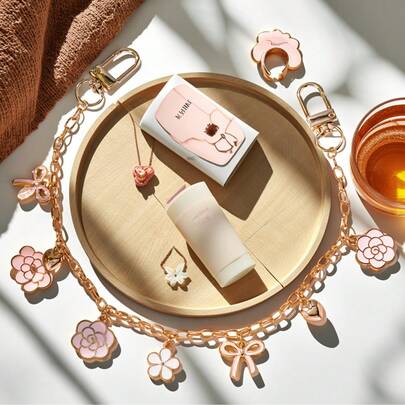 1件 2026 热销驴形全新四叶草合金奢华钥匙扣、包饰、配饰、完美礼物、节日礼物、生日礼物、趣味礼物、情人节礼物