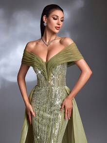 浅橄榄绿立体花瓣串珠刺绣露肩薄纱缎面系带拖尾奢华宫廷风格晚礼服 - 綠色 - 查看 1