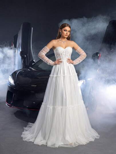 Elegant Strapless Lace Wedding Dress For Brides, With Waist-Cinching Top And Sheer Sleeves | Multi-Layer Sheer Tulle Skirt And Tie-Back Design | Romantic Bridal Gown Suitable For Wedding Ceremony, Wedding Photography, Outdoor Lawn Wedding, Beach Wedding