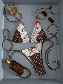 女士比基尼套装，两件式泳衣，白色波点印花，蕾丝拼接，红色蝴蝶结装饰，三角罩杯上衣和系带泳裤，可爱夏日海滩度假装 - 彩色 - 查看 1