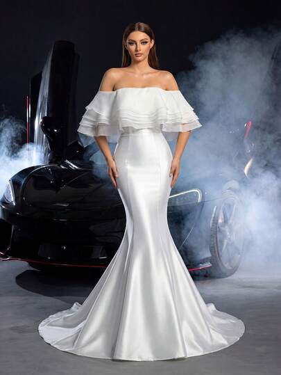 Luxury Satin Off-Shoulder Mermaid Wedding Dress, Layered Ruffle Hem, Floor-Length Gown - Exquisite Glamour Design, Perfect For Wedding Ceremony, Gala, Formal Banquet