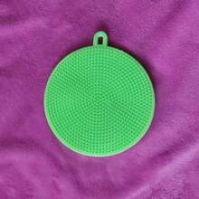 清洁抹布可用于清洁餐具、碗碟、锅具、平底锅、水果、蔬菜、汽车、浴室，以及清洁化妆工具、去除宠物毛发和其他餐具、碗碟、锅具、水果和蔬菜、车辆、浴缸等。易于清洁的硅胶刷头易于维护，也可放入洗碗机中清洗。 - A - 查看 17