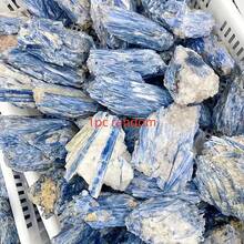 一块独特的天然水晶石，一块蓝色原石，以及一块矿物标本。 - 藍色 - 查看 19