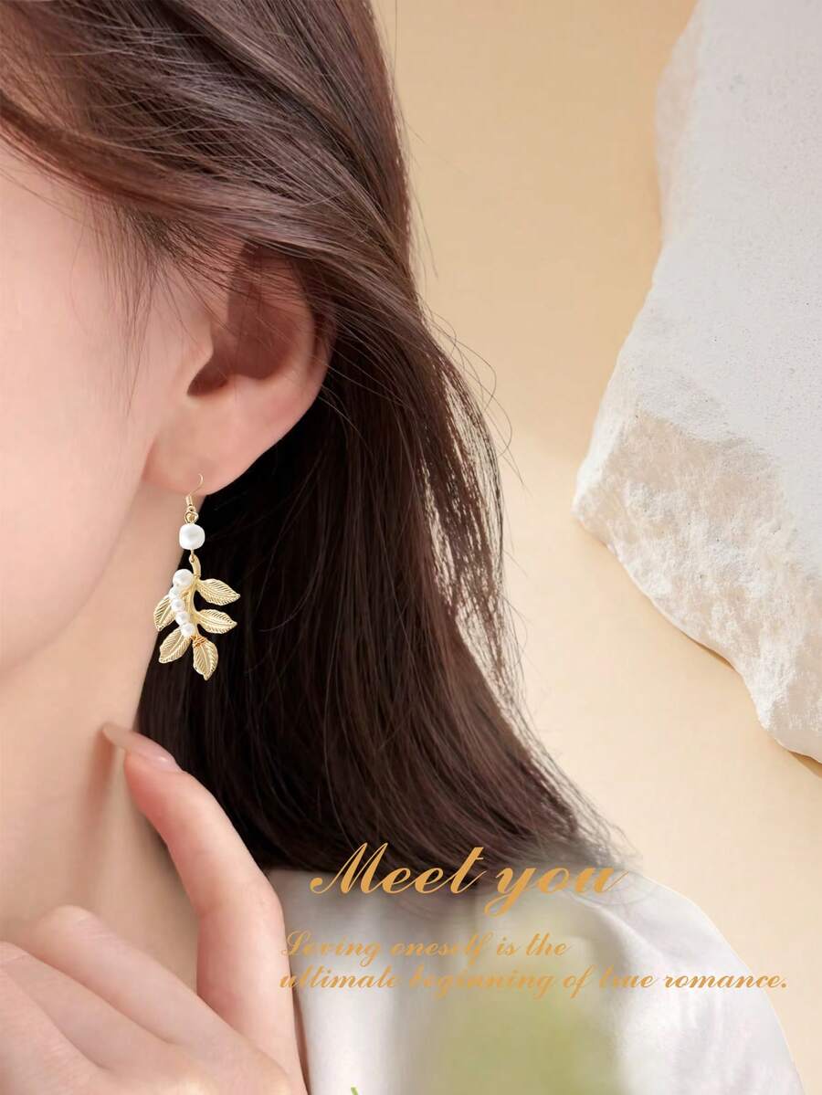 1 Pair Fashionable Gold Leaf Earrings, Pearl Earrings, Baroque Bride Greek Goddess Earrings - Gold - View 1