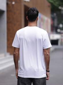 A men's T-shirt with a round neck casual fit and short T-shirt, elegant and casual style, suitable for daily outings, school, and summer essentials - Blanco - Ver 2