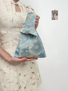 lulu kewen Túi xách mini cầm tay nữ kiểu thắt nút, 1 chiếc, họa tiết hoa, chất liệu polyester, ví màu vàng. Rất phù hợp cho thanh thiếu niên, phụ nữ, nữ sinh, học sinh, nhân viên văn phòng, thích hợp cho mua sắm, kỳ nghỉ, du lịch, dự tiệc, đi làm, hoạt động ngoài trời. Có thể đựng điện thoại di động, chìa khóa, son môi, mỹ phẩm, tiền xu, vật dụng nhỏ, sản phẩm chăm sóc da và các vật dụng cá nhân khác. - Màu xanh lam - Xem 7