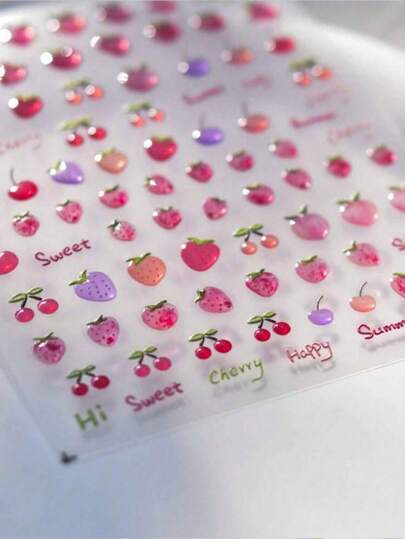 1 pièce d'autocollants d'art pour les ongles de couleur transparente et jelly, avec des motifs de fraises et de cerises. Décalcomanies pour les ongles.