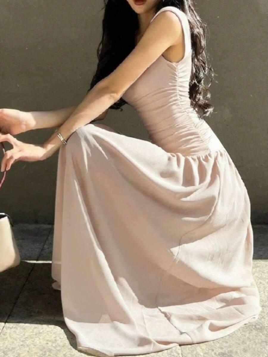 女士优雅吊带连衣裙,性感褶皱修身纯色梭织面料连衣裙,优雅夏季 - 杏色 - 查看 1