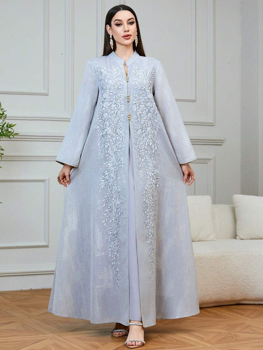 Solessence 优雅女士斋月新款长款针织长袍,饰以花卉串珠,适合开斋节庆祝活动、居家、约会和日常穿着。 - 灰色 - 查看 1