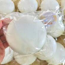 1个超柔软慢回弹酸奶造型挤压玩具，缓解压力，是生日、节日、圣诞节、万圣节的完美礼物 - 白色 - 查看 6