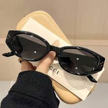 Retro Round Frame With Metal Hinge, Soft Cloth Box And TAC Lenses, Black And Brown Gradient Decorative Glasses For Women, Fashionable And Durable Fashion Accessories, Cat Eye Glasses, Daily Glasses, Classic Glasses, Metal Hinge - 亮黑色框, 黑灰色件 - 查看 9