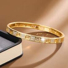 1pc Fashionable Geometric Hollow Design Cubic Zirconia Inlaid Women Bracelet - Multicolor - View 4