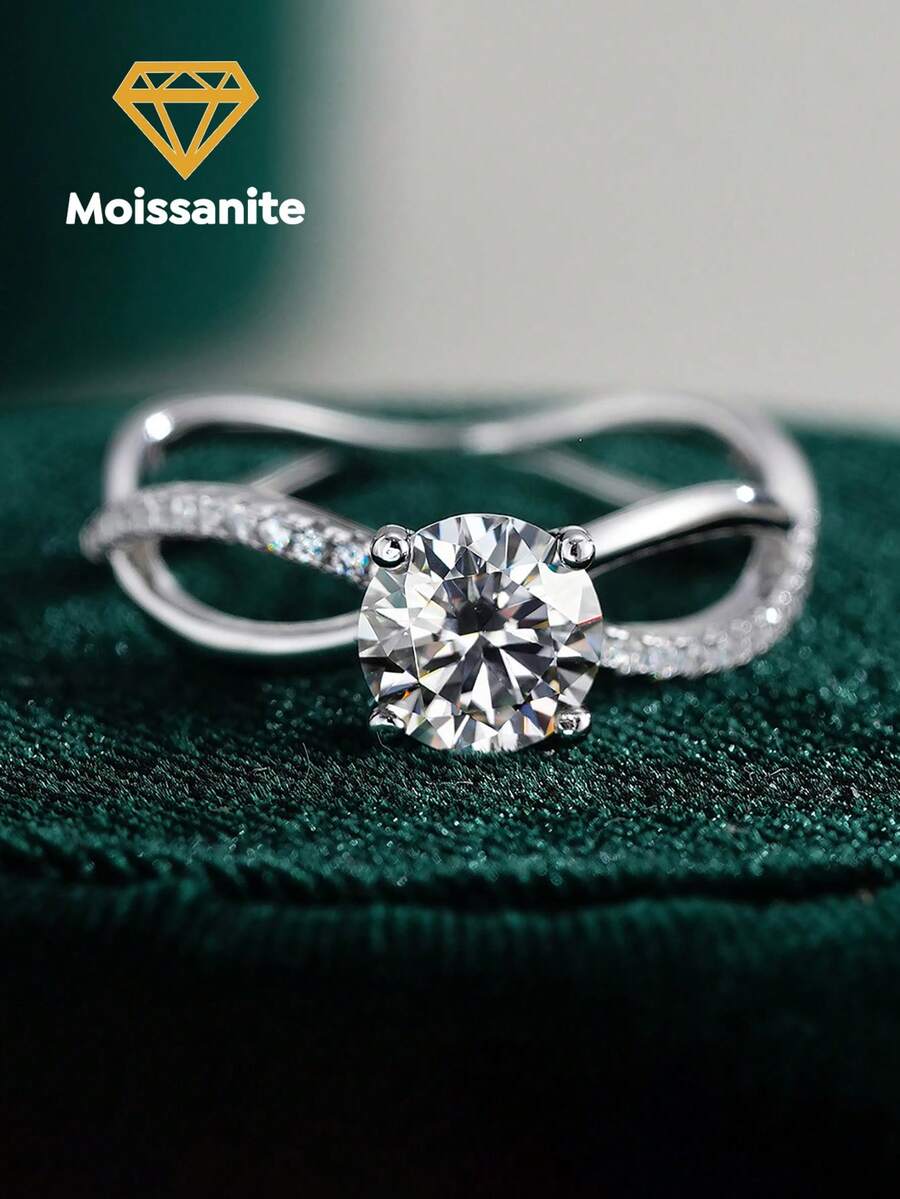 1克拉精美奢华莫桑石戒指（灵感源自刘诗诗），925纯银，新娘结婚首饰，闺蜜生日/周年纪念礼物