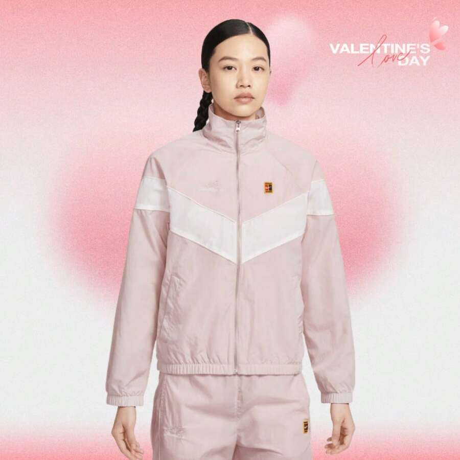 Nike 女士 AS W NKCT WR FZ JKT CNY 无帽梭织夹克 IQ3833-667 - 淺粉色 - 查看 1