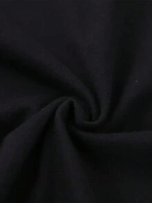 Authorized By Disney, Men's Short-Sleeved T-Shirt, The Line Drawing Of Lightning McQueen""THINK FAST In "Car Story", With Words Such As "Lightning McQueen" And "Think Fast", Is Full Of Racing Vitality And Animation Interest. Machine Washable, Comfortable And Breathable, It Is A Fashionable Gift For Disney And Fans Of Racing Story. - màu đen - Xem 4