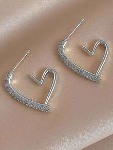 1 Pair Minimalist Fashionable Heart Hoop Earrings, Delicate Luxury Elegant Earrings For Women - Silver - View 2