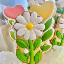 Minimalist Daisy Flower Cookie Cutter Mold, Hand Press Heart Leaf Cookie Stamp, Graduation, Father's Day, Mother's Day, Valentine's Day Party Pastry Cake Decorating Baking Tool, Back To School - View 4