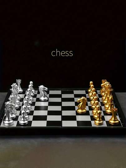 一套金银双色塑料国际象棋棋盘，便携式磁性国际象棋套装，是庆祝活动、家庭聚会、生日等场合的理想礼物。适用于桌面游戏、复活节、父亲节、母亲节、夏威夷主题派对、婚礼、单身派对、毕业典礼、退休派对、野餐和露营。