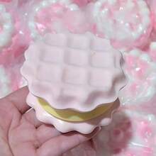 1个2026新款原创多层饼干挤压玩具，慢回弹减压玩具，粘性柔软质地 - 生日、节日、万圣节、圣诞节、情人节的完美礼物 - PU材质，柔软毛绒玩具，减压玩具，成人玩具，高品质，开斋节礼物 - 彩色 - 查看 8