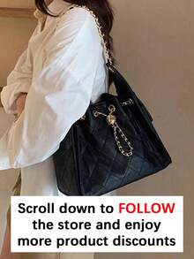新款时尚便携水桶包，独特设计，配有钻石链条腋下包，休闲日常百搭，简约质感，纯色流行高性价比单肩包，适合通勤、购物、约会和晚餐等场合。 - 黑色 - 查看 2