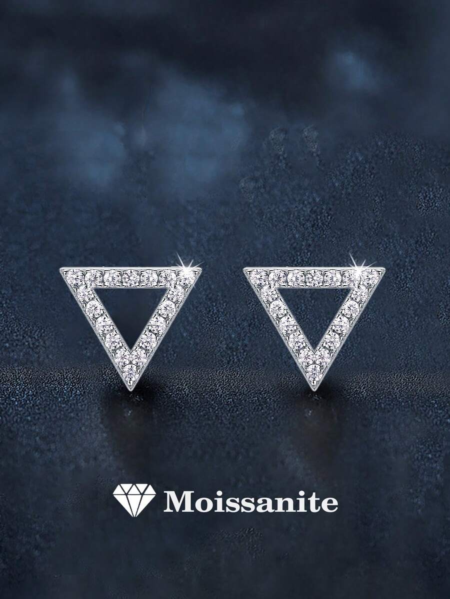 2只简约925纯银0.7克拉1.2毫米莫桑石三角形耳钉，适合女性日常佩戴、派对、母亲节、结婚纪念日、生日等场合，是理想的珠宝礼物之选。 - 銀色 - 查看 1