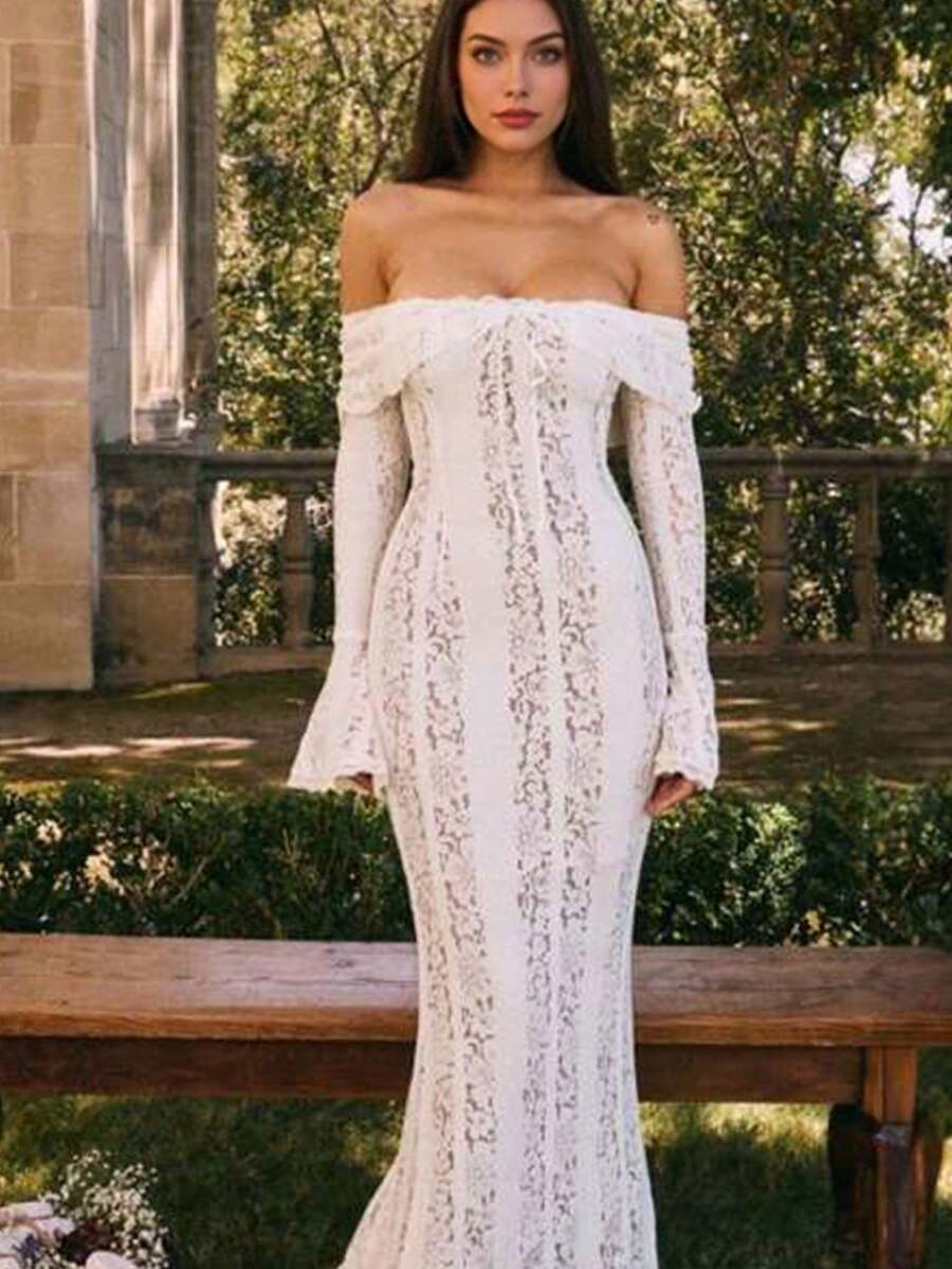 女士露肩白色蕾丝长裙，优雅长款喇叭袖，修身鱼尾廓形，浪漫精致，适合婚礼、正式活动和特殊场合，秋冬派对春季皆宜。
