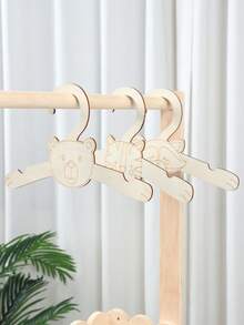 Bộ 6 móc treo quần áo bằng gỗ chủ đề động vật, bao gồm hình voi, sư tử, khỉ, hươu cao cổ, ngựa vằn, phù hợp để treo quần áo trẻ em, lý tưởng làm quà tặng trong tiệc mừng em bé chào đời, quà tặng chủ đề rừng rậm, họa tiết động vật dễ thương phù hợp với quần áo trẻ em, quần, áo khoác, tủ quần áo, phòng ngủ, tủ đựng đồ, đồ dùng trong nhà, cũng có thể được sử dụng để trang trí tiệc tiết lộ giới tính, trang trí phòng trẻ sơ sinh, đồ dùng cho tiệc em bé. - động vật - Xem 7
