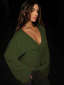 Áo dệt kim cổ chữ V màu xanh rêu thời trang dành cho nữ, tay dài loe, chất liệu co giãn, thoải mái và ôm dáng, phù hợp cho nhiều dịp, mùa xuân và mùa hè. - Màu xanh lá cây đậm - Xem 3