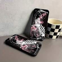 Esqueleto de Spinosaurus aegyptiacus rosa y blanco sobre fondo negro. Esta elegante funda es compatible con Samsung, Apple, OPPO, , etc. Fabricada en TPU flexible, resistente a golpes y arañazos, ofrece una excelente protección contra caídas y un agarre cómodo. Es un regalo ideal para familiares, amigos y seres queridos, ideal para festivales, San Valentín, envíos rápidos, fundas para hombre, celulares y accesorios. - Negro - Ver 7
