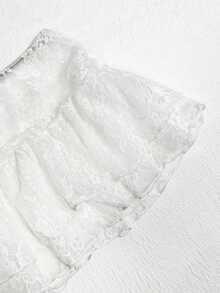 白色性感优雅镂空深V领蕾丝比基尼三件套，搭配甜美可爱的双层荷叶边迷你裙，适合春夏海滩度假、泳池派对等场合穿着。 - 白色 - 查看 7