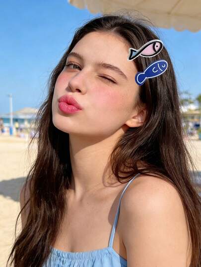 1Pc Playful Minimalist Fish Hair Clip, Outdoor Beach Vacation Vibe, Sweet Daily Hair Accessory