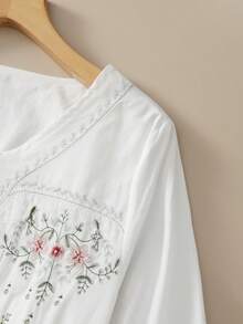 Spring Summer Autumn Elegant Bohemian Romantic Vintage Floral Embroidery Design Heavy Embroidery Casual Women's Mid-Length Dress, Vacation Commute Holiday Casual Fresh Daily Outing Birthday Party Versatile Dress Casual Boho Vintage Long White Midi Dress V Neck Embroidery - White - View 8