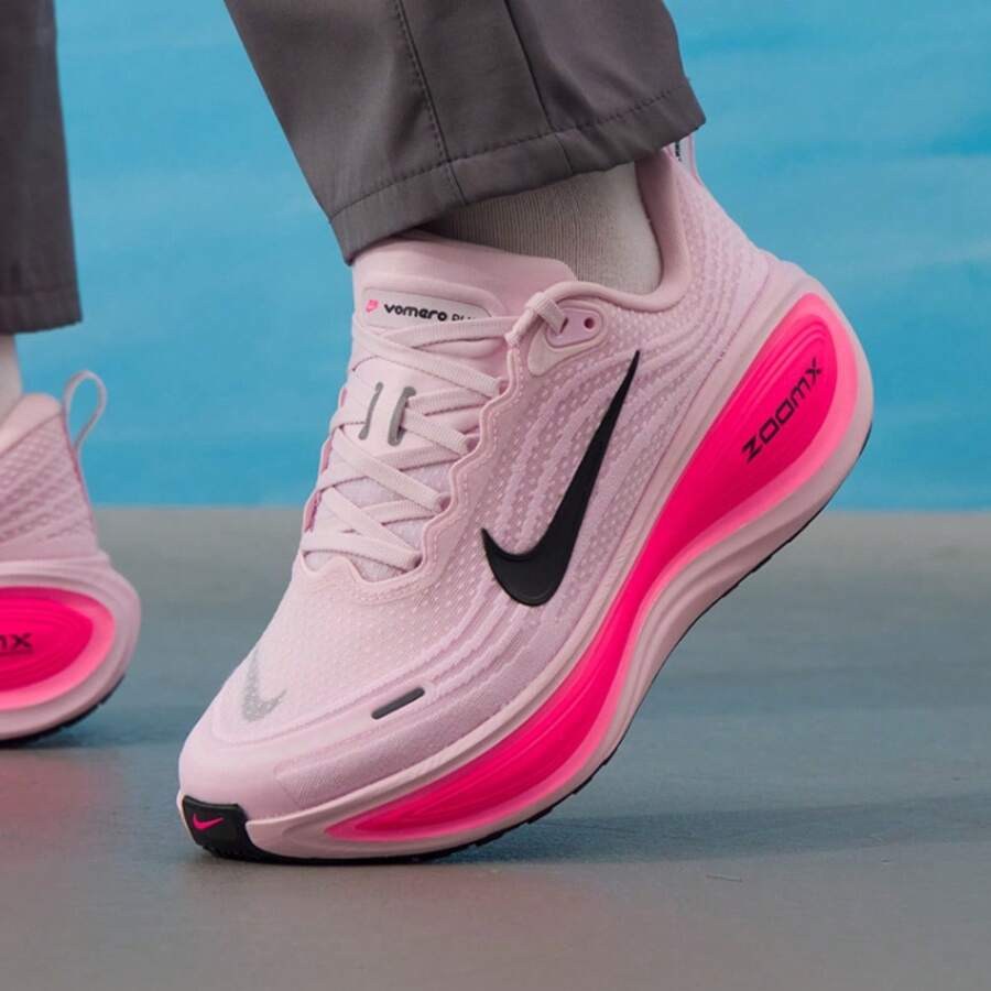 Nike 男士 VOMEROPLUS 运动鞋，减震健身训练跑步鞋 - 粉色 - 查看 1