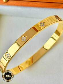 Bộ vòng tay bằng thép không gỉ mạ vàng 18K, phù hợp cho nữ, kiểu dáng xếp chồng, đính đá Cubic Zirconia hình cỏ ba lá, dạng bện, chống oxy hóa và không gây dị ứng, lý tưởng cho đeo hàng ngày, dự tiệc, kỷ niệm và làm quà tặng ngày Valentine. - Vàng 1 - Xem 8