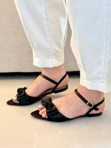 Flat Sandal With Leaf-Shaped Toe And Bow. - 黑色 - 查看 2