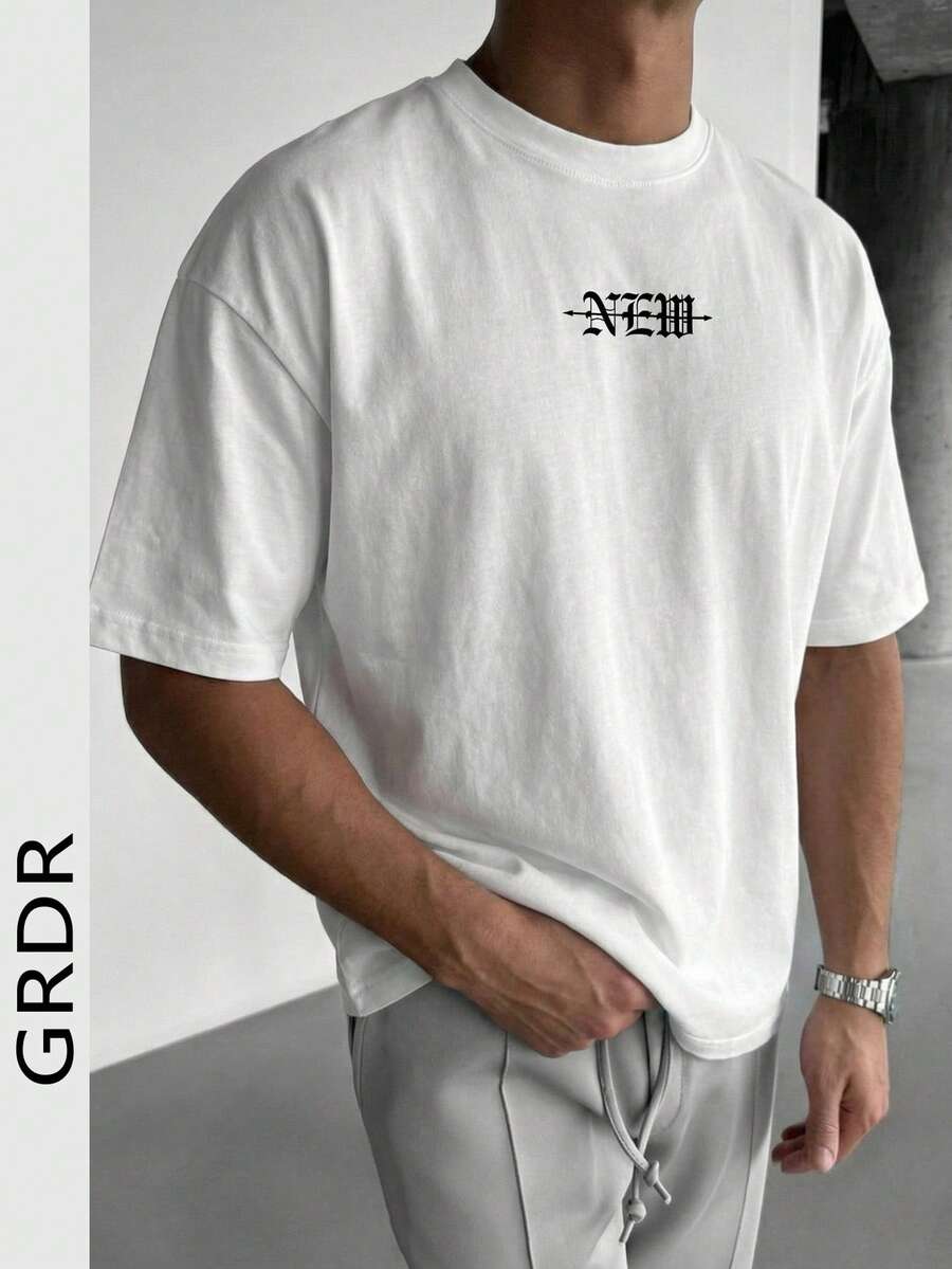 GRDR Camiseta de estilo casual de manga corta y cuello redondo para hombre, de primavera/verano, con estampado de tipografía gótica "NEW" en blanco y negro, de corte holgado - Blanco - Ver 1